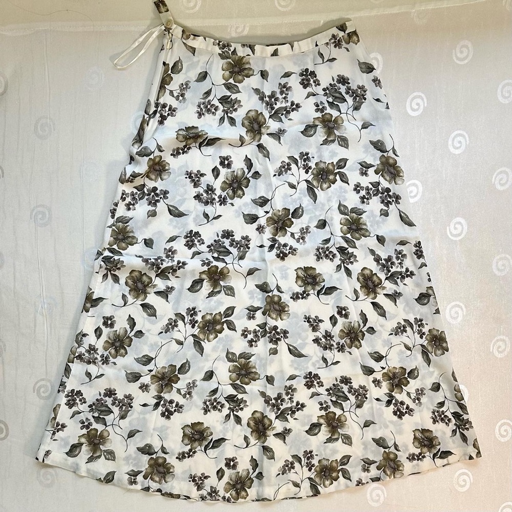 off white cream floral maxi length skirt size small - medium